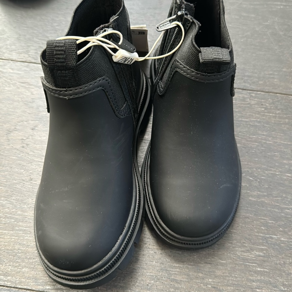 Zara boots brand new